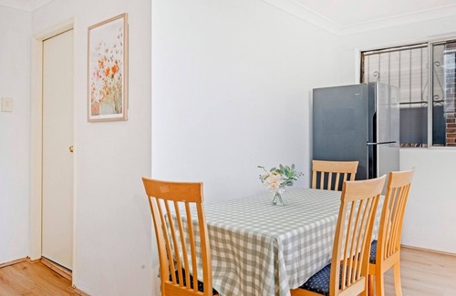 Ashfield House | KozyGuru | Ashfield | Cozy 4 Bedroom House