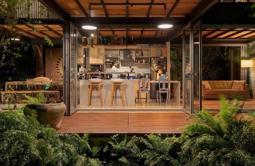 Kaduwela House | Kozy’s Canvas - Home stay and studio facing a lake in the heart of the city