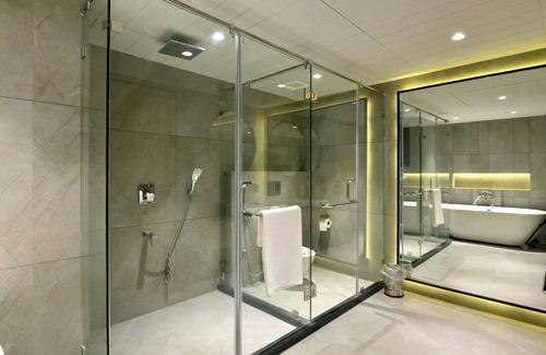 Surat Hotel | Kratos Club