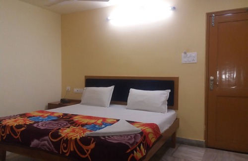 Guntur Hotel | Krishnagrandinn