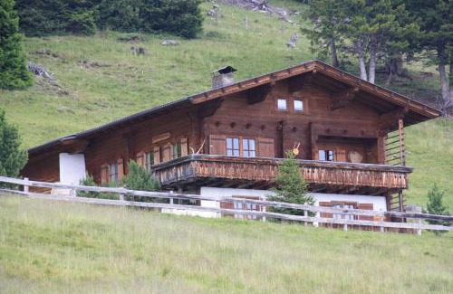 Zettersfeld Ski Resort Ski Chalet | Kristemoarhütte