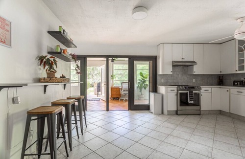 Town of Olive Apartment | Krom Ranch