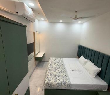 Pandharpur House | KRUSHNAKuNJ LODGE