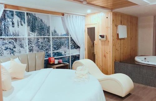Linh Trung IEPZ Hotel | KS Tình Nhân Sach Hotel