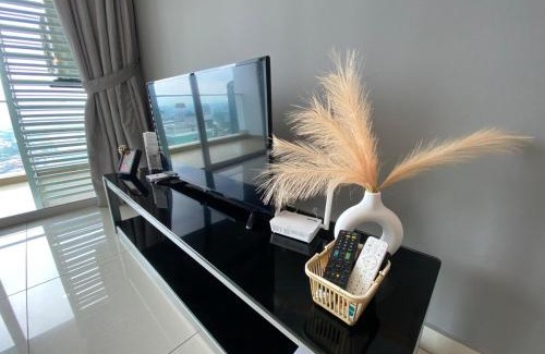 Taman Century Apartment | KSL D'Esplanade by ACJB HomeStay
