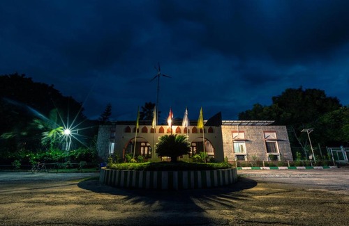 Kamalapur Hotel | KSTDC Hotel Mayura Bhuvaneshwari Kamalapur