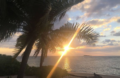 Kuau Cottage | Ku'au gem beautiful ideal location 2 bed 1 bath with AC