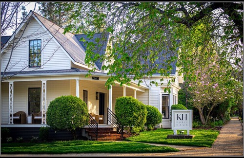 Jacksonville House | Kubli Haus - Suite #4 ~ Luxury, Style & Location, 1 block to Britt