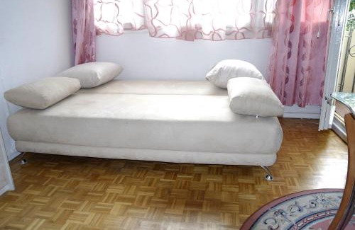 Charlottenburg-Wilmersdorf Apartment | Kudamm Apartment West Central City