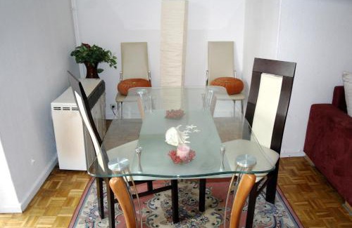 Charlottenburg-Wilmersdorf Apartment | Kudamm Apartment West Central City