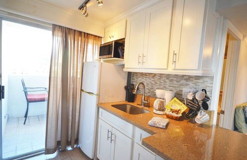 Honolulu Apartment | Kuhio Village 1009 KING BED Modern/Waikiki Beach