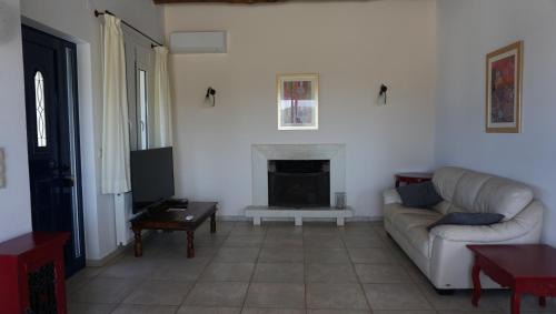 Douliana Villa | Kukuwaia