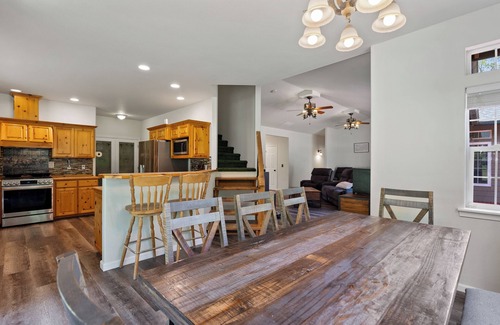 Ashford House | Kuma Tako's Secluded Mt. Rainer Retreat
