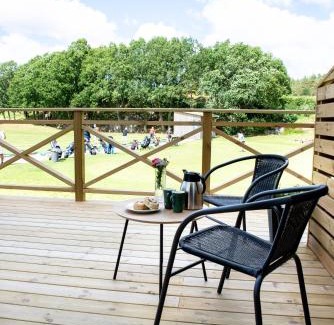 Kode Bed & Breakfast | Kungälv-Kode Golf Club Bed & Breakfast