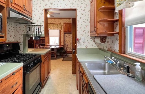 York Beach House | Kurtz Cottage - Y856 Brought to you by GetAway Vacations