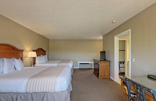 Clayton Condo | KW_201 Two Queen Unit