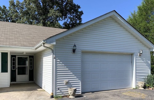 Gilbertsville House | KY Lake Area Home 1 Mile to Moors or Big Bear Resort
