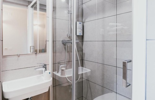 Lormont Hotel | Kyriad Direct Bordeaux Est Lormont
