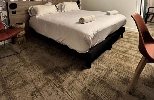 Vitrolles Hotel | Kyriad Marseille - Vitrolles Aéroport