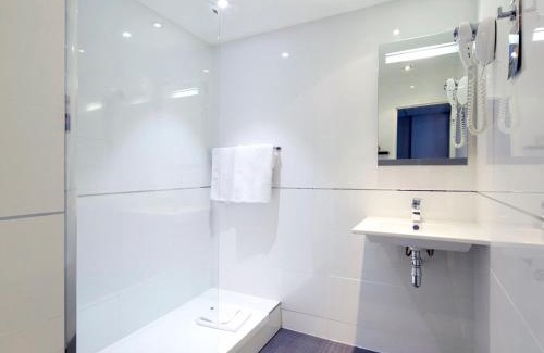 Bezons Hotel | Kyriad Paris Ouest - Bezons La Défense