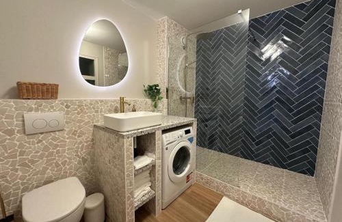 Aubervilliers Apartment | L'Écrin Bleu