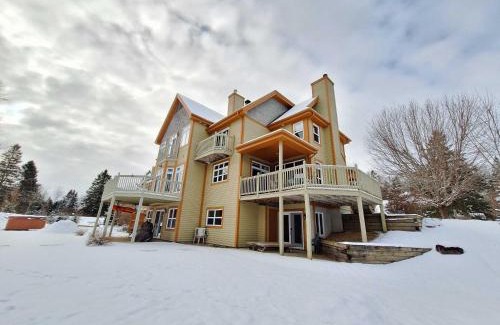 Mont-Tremblant Ski Chalet | L'Aiglon - Nature Golf and Relaxation in Mont-Tremblant