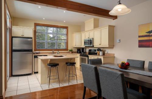 Mont-Tremblant Ski Chalet | L'Aiglon - Nature Golf and Relaxation in Mont-Tremblant