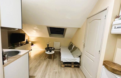 Sainte-Anne - Faubourg Noyon Apartment | L'Airzenity ~ Chill ~ Proche Gare ~ WiFi