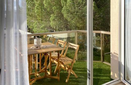Castres Apartment | L'alcôve - T2 Calme, Terrasse & Parking privé