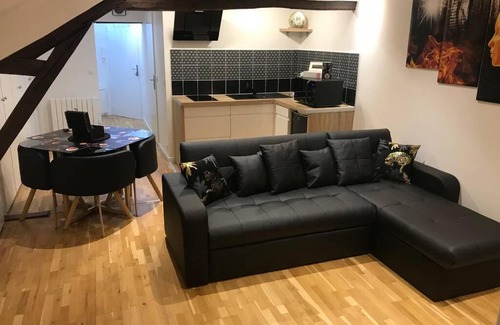 Charleville-Mezieres Apartment | L alysé