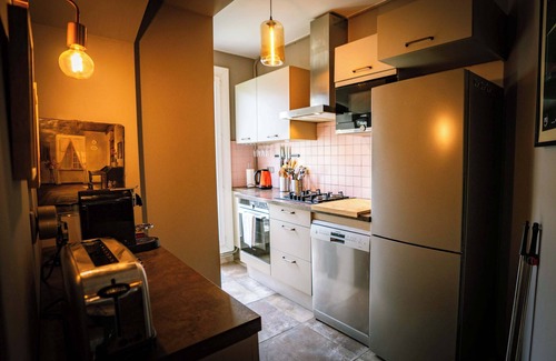 Pere Lachaise Apartment | L'Aneto - Charme, Balcon, Home-cinema