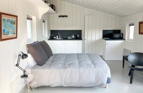 La Couarde-sur-Mer Bed & Breakfast | L'Annexe 55, near the village and at the foot of the dune overlooking the sea