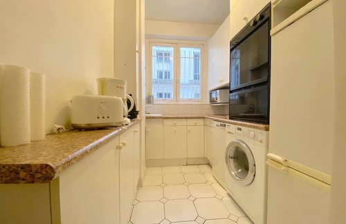 Chaillot Apartment | L'appartement Magdebourg