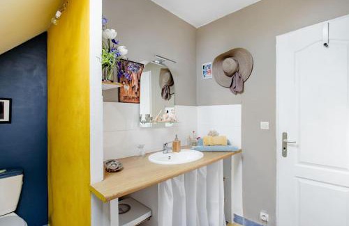 Lanrigan Apartment | L Arche Belle chambre privée après escapades au Mt st Michel et à St Malo