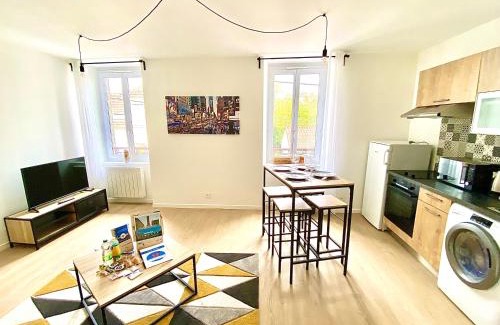 Limoges Apartment | L'Arlequin, cosy et calme