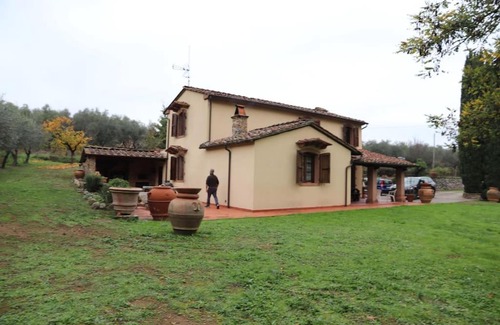 Cascine-La Croce Villa | L’Artemisia - Villa con camino sul ruscello
