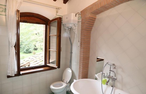 Cascine-La Croce Villa | L’Artemisia - Villa con camino sul ruscello