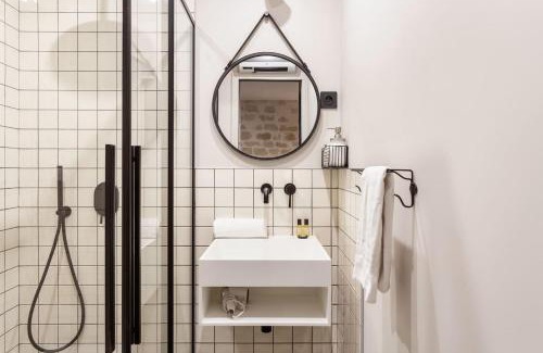 Quartier Saint-Ambroise Apartment | L'Atelier Dupont