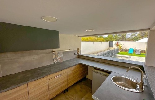 Laroque-des-Alberes House | L'Attrape Rêves - Four Bedroom House, Sleeps 10