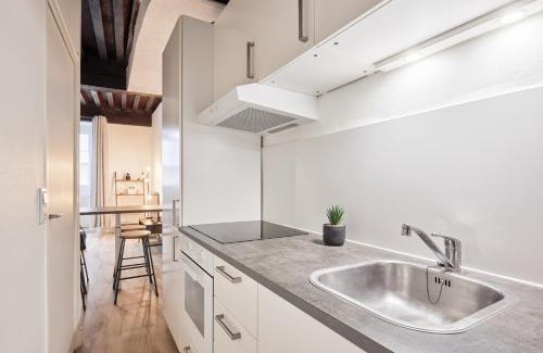 Prefecture Apartment | L'authentique Bressan