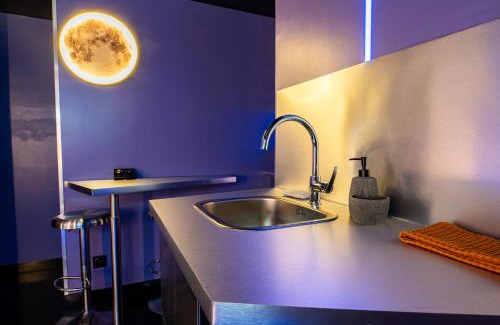 Centre-ville Apartment | L'Eclipsina - Logement Insolite dans un Univers Futuriste