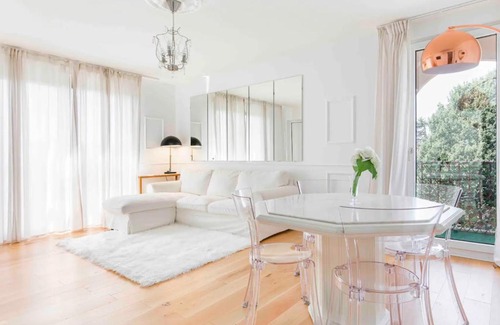 Roseraie Apartment | L ecrin