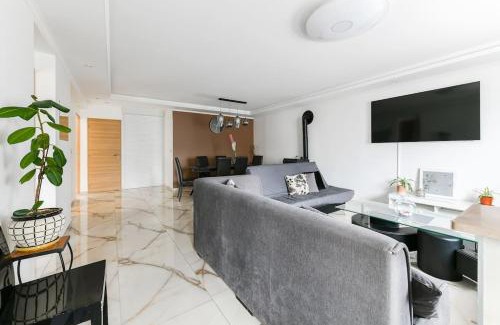 Les Mureaux Apartment | L'Elégante Etoile Parisienne avec Terrasse - Proche Gare et Seine
