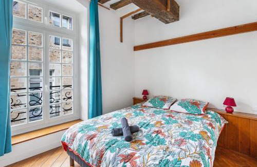 Decre-Cathedrale Apartment | L'Emery - Central & Confortable