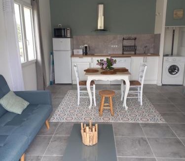 Aramon House | L'EN HAUT
