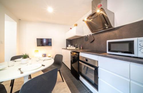 Secteur 1 Apartment | L'Envolée - Gare - Netflix - Garage privé