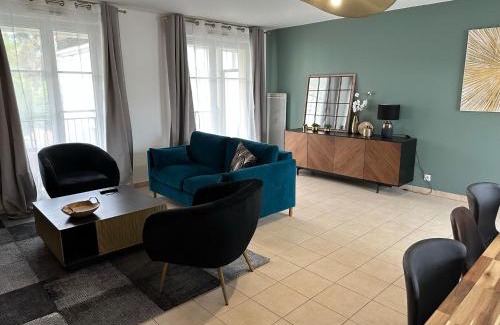 Le Plessis-Robinson Apartment | L'escale du Trianon