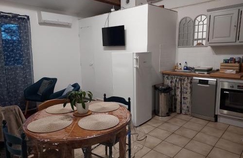 Rocbaron Apartment | L'esquiróu