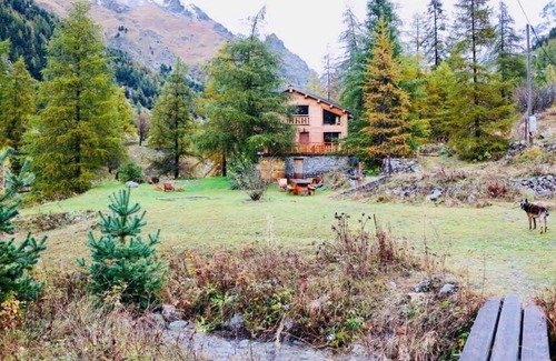 Belvedere House | L'Esquirol - BELVEDERE