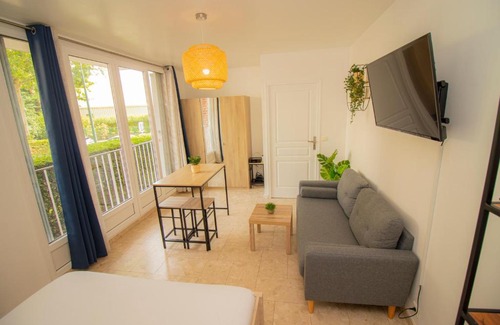 Le Plessis-Robinson House | L'Estival Room Logement en Colocation